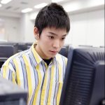 どんなプログラミング言語が学べますか?