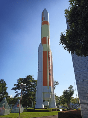 エキスポセンターのH2ロケットレプリカ
